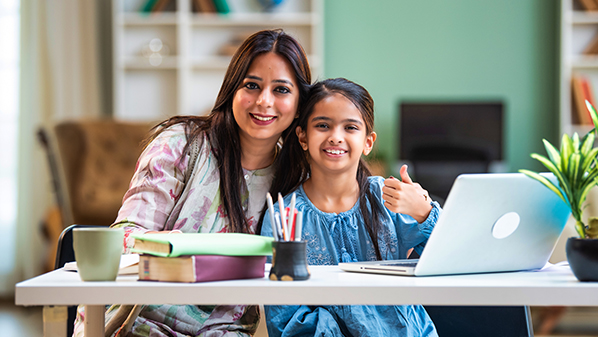 How Parents Can Use Technology to Strengthen Family Bonds and Promote Growth